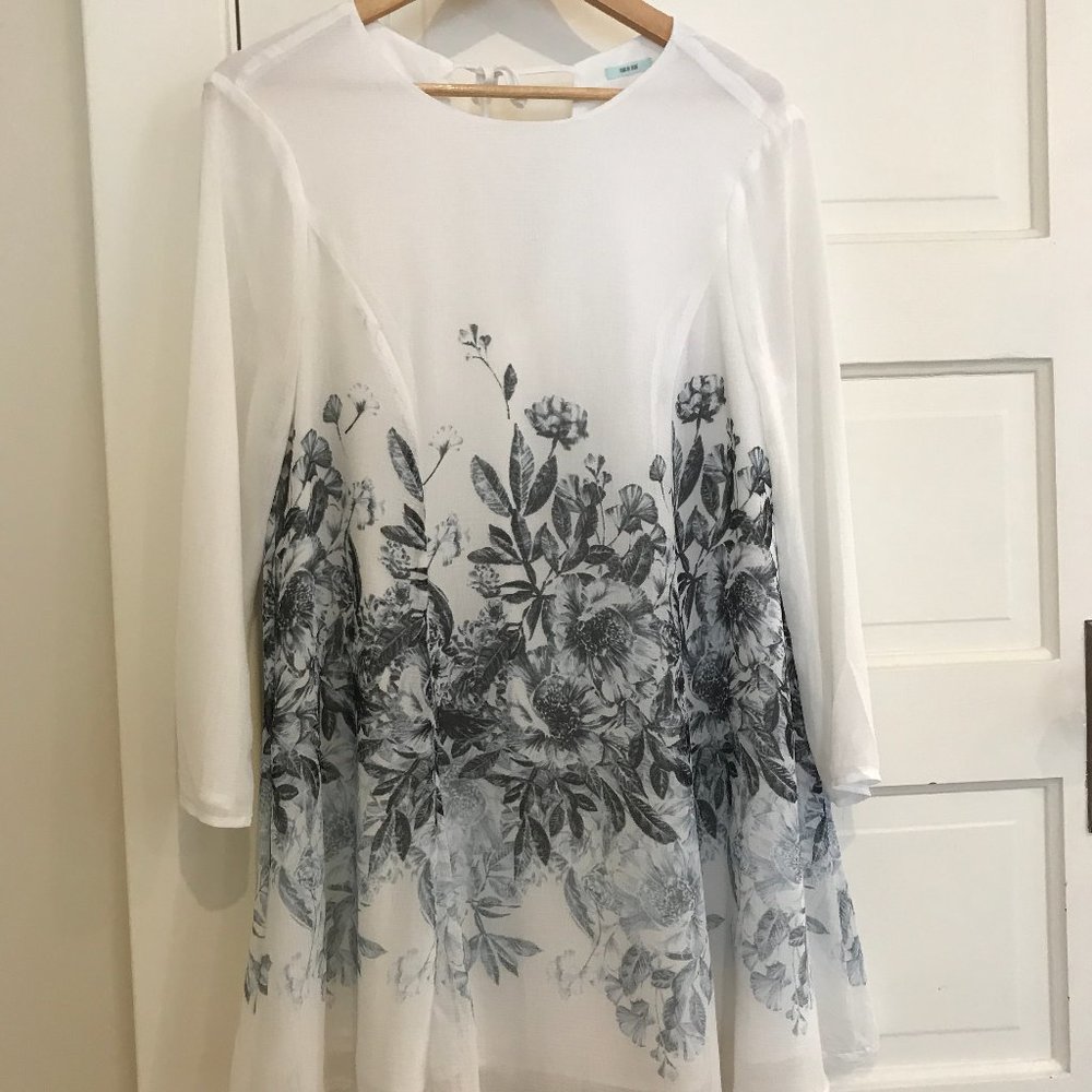 UO Kimchi Blue White & Blue Floral Dress - Medium